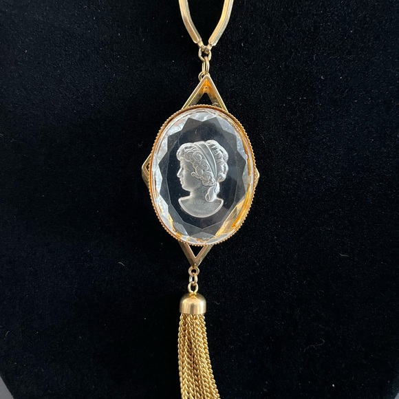 Vintage Gold Necklace with Reverse Carved Lucite Cameo Tassel 17 Inch Drop 1960s - Picture 1 of 8
